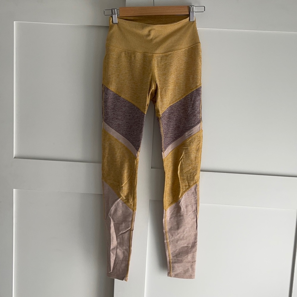 ALO yoga high waisted leggings size XS